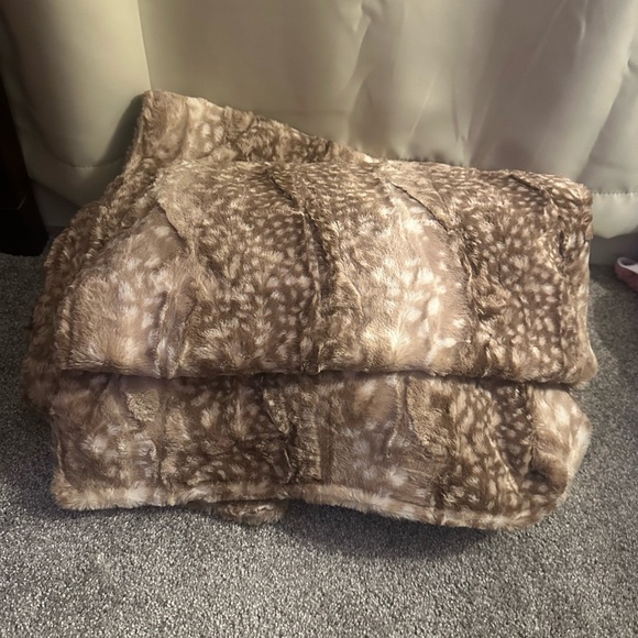 Minky throw blanket - Picture 1 of 4